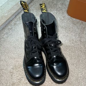 Dr. Martens JADON SMOOTH LEATHER PLATFORM BOOTS like brand new